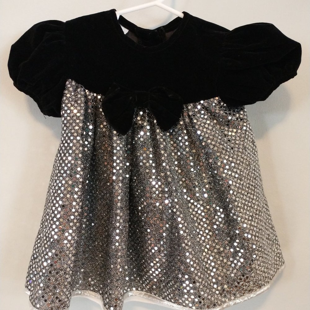 Contemporary Brand 2T Velvet and Sequins Christmas Dress